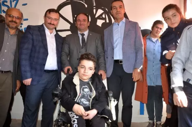 Emet Sakatlar Derneği farkındalık etkinliği düzenledi