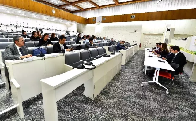 İzmir'in en uzun metro hattı ihalesi için 6 firma yarıştı