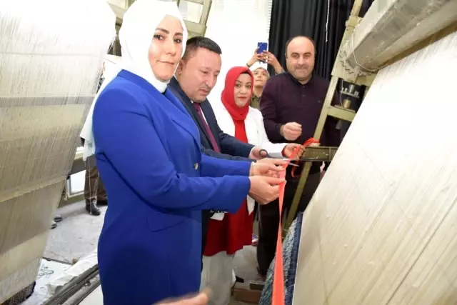 Kadınlar el emeği göz nuru halılar dokuyacak Kadınlar el emeği göz nuru halılar dokuyacak