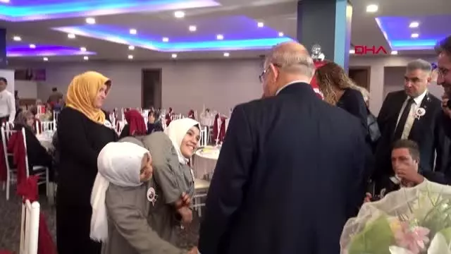 Kahramanmaraş siyam ikizleri allah bu bedeni bize bahşetmiş Kahramanmaraş siyam ikizleri allah bu bedeni bize bahşetmiş