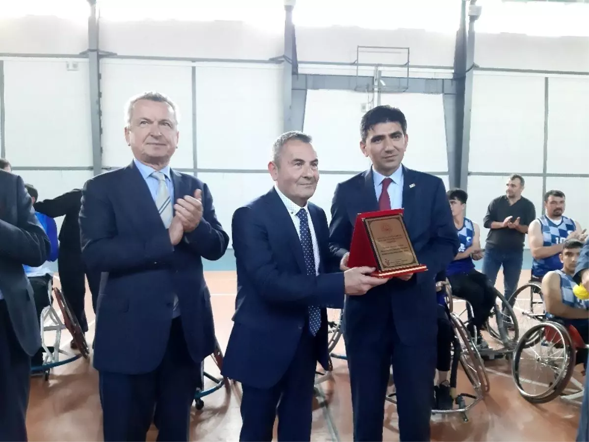 Karabük Tekerlekli Sandalye Basketbol takımı gösteri maçı