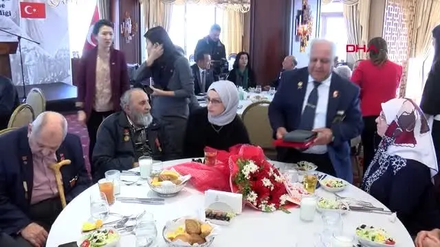 Kocaeli güney kore gazileri teşekkür yemeğinde ağırladı Kocaeli güney kore gazileri teşekkür yemeğinde ağırladı