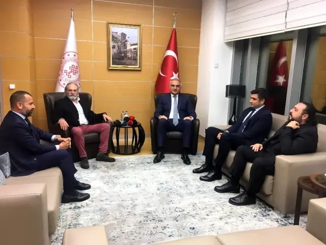 Kültür ve Turizm Bakanı Ersoy, Emmy Ödüllü Haluk Bilginer'i tebrik etti Kültür ve Turizm Bakanı Ersoy, Emmy Ödüllü Haluk Bilginer'i tebrik etti