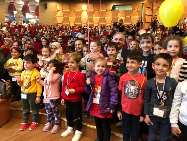 Özel çocuklardan 'Engellerimiz Engel Değil' gösterisi