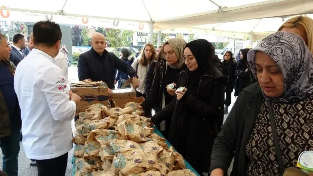 Üsküdar'da ikinci Tebessüm Kahvesinin açılışına yıldız yağmuru Üsküdar'da ikinci Tebessüm Kahvesinin açılışına yıldız yağmuru