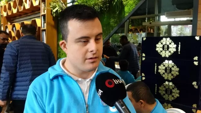 Üsküdar'da ikinci Tebessüm Kahvesinin açılışına yıldız yağmuru Üsküdar'da ikinci Tebessüm Kahvesinin açılışına yıldız yağmuru