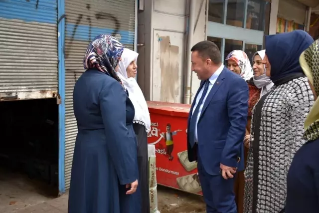 Başkan Beyoğlu'ndan, Mevlana Halit Mahallesine çıkarma Başkan Beyoğlu'ndan, Mevlana Halit Mahallesine çıkarma