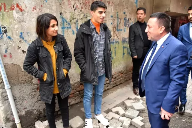 Başkan Beyoğlu'ndan, Mevlana Halit Mahallesine çıkarma Başkan Beyoğlu'ndan, Mevlana Halit Mahallesine çıkarma