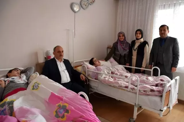Başkan Kılıç, engelli vatandaşları evlerinde ziyaret etti Başkan Kılıç, engelli vatandaşları evlerinde ziyaret etti