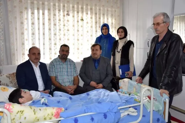 Başkan Kılıç, engelli vatandaşları evlerinde ziyaret etti Başkan Kılıç, engelli vatandaşları evlerinde ziyaret etti