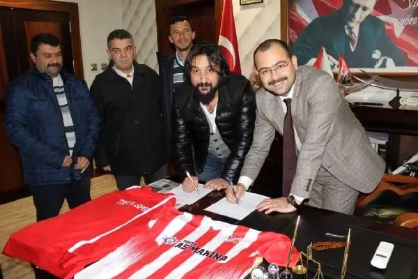 Belediye başkanı, amatör ligde futbol oynayacak