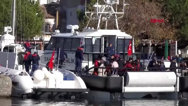 Çanakkale'de 247 kaçak göçmen yakalandı Çanakkale'de 247 kaçak göçmen yakalandı