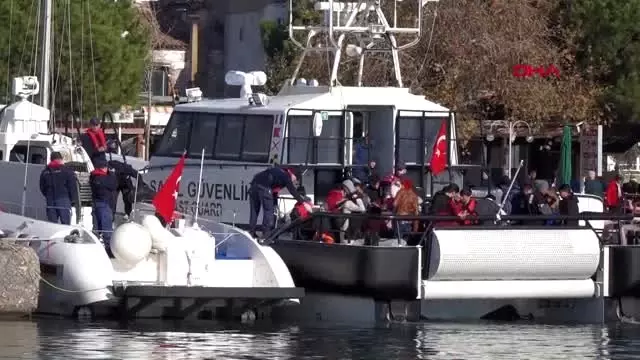 Çanakkale'de 247 kaçak göçmen yakalandı Çanakkale'de 247 kaçak göçmen yakalandı