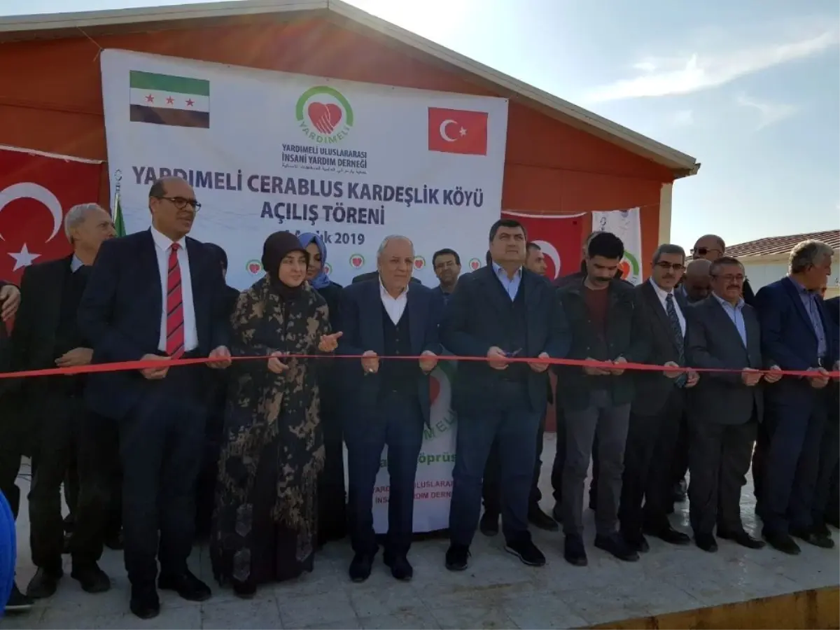 Cerablus'ta yetimler yeni yuvalarına kavuştu