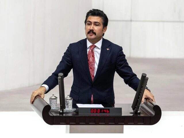 Erdoğan'ın veto edip Meclis'te gönderdiği 'filtre' yasası yoğun tartışmalara neden oldu