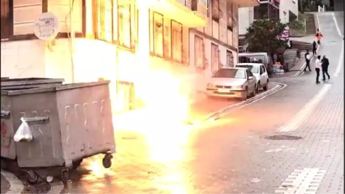 Esenyurt'ta yer altı kabloları patladı