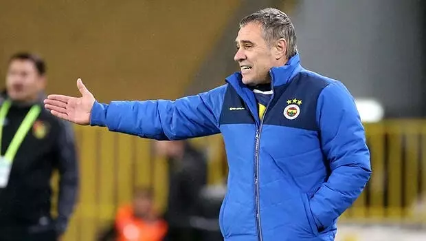Fenerbahçe Teknik Direktörü Ersun Yanal'dan sert çıkış!