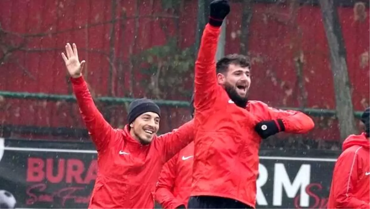 G.Birliği, F.Bahçe hazırlıklarını sürdürdü! Yağmur altında...