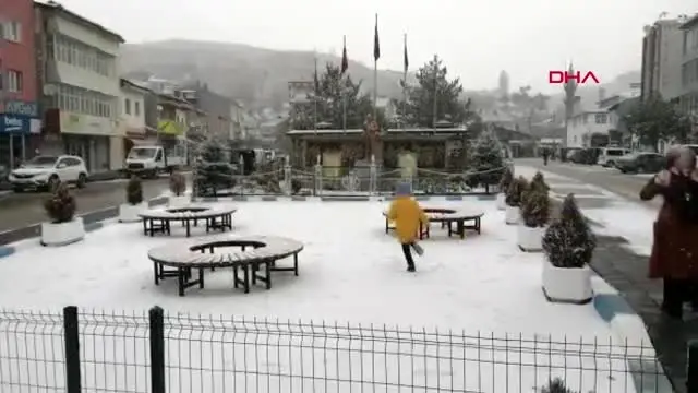 İmranlı'da kar yağışı etkili oldu İmranlı'da kar yağışı etkili oldu