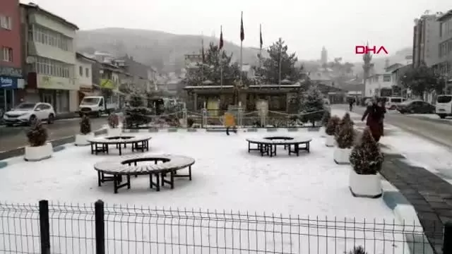 İmranlı'da kar yağışı etkili oldu İmranlı'da kar yağışı etkili oldu