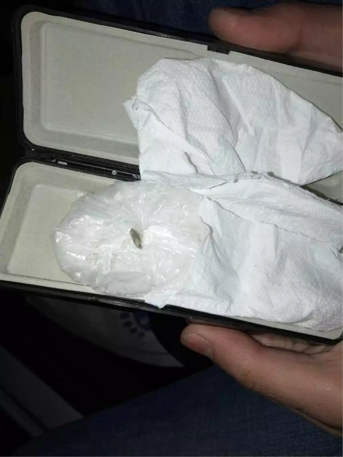 İnfaz koruma memuru uyuşturucu ile yakalandı