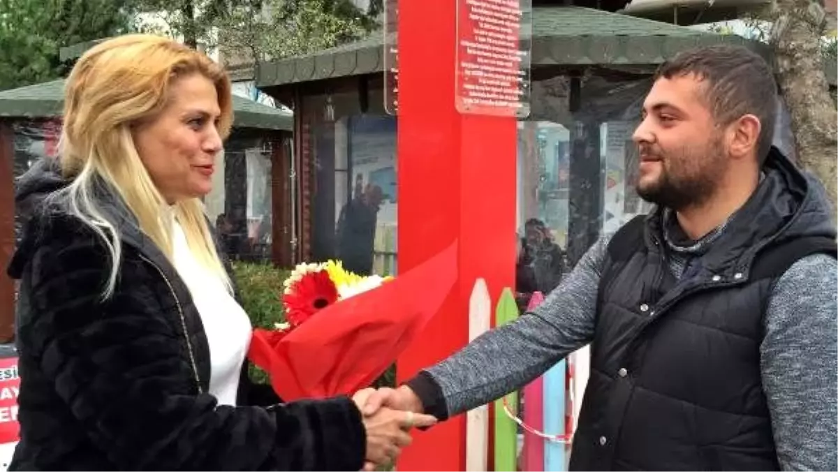 Karıştığı suçu anlatıp çiçek dağıttı, yargılanmaktan kurtuldu