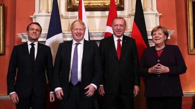 Kraliçe Elizabeth liderler için resepsiyon düzenledi