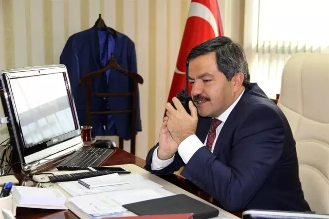 Müdür Bentli'den telsizle kutlama