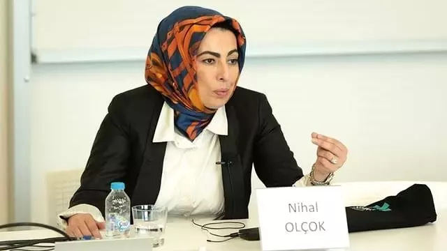 Nihal Olçok doğruladı: Davutoğlu'nun partisinin kurucuları arasında olacağım Nihal Olçok doğruladı: Davutoğlu'nun partisinin kurucuları arasında olacağım