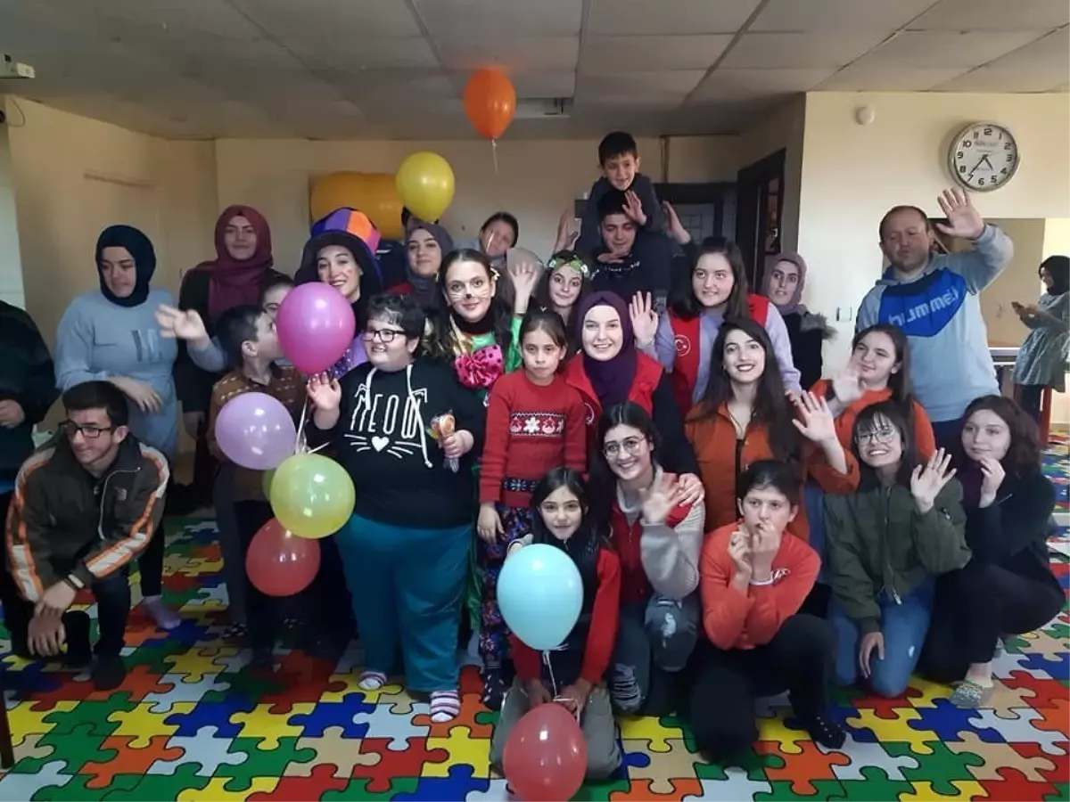 Özel öğrencilerle 'Mutlu Çarşamba' etkinliği