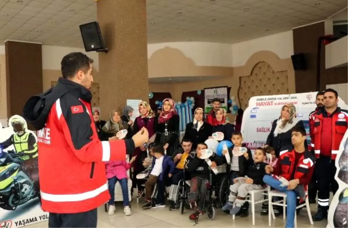 Sağlıkçılardan işitme engellilere işaret dili ile 'acil eğitimi'