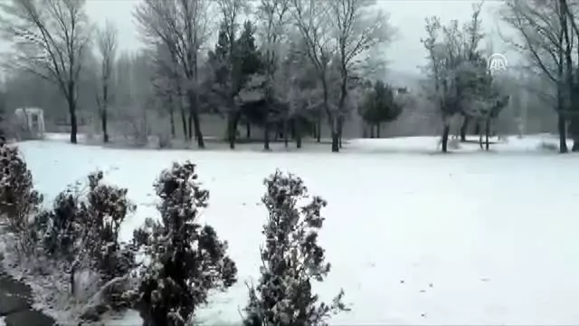 Sivas'ta kar yağışı etkili oluyor Sivas'ta kar yağışı etkili oluyor