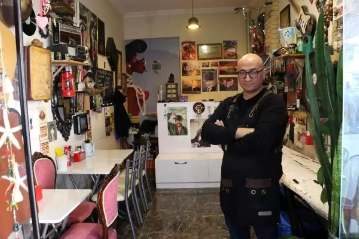 Tostçu dükkanında nostaljik objeler