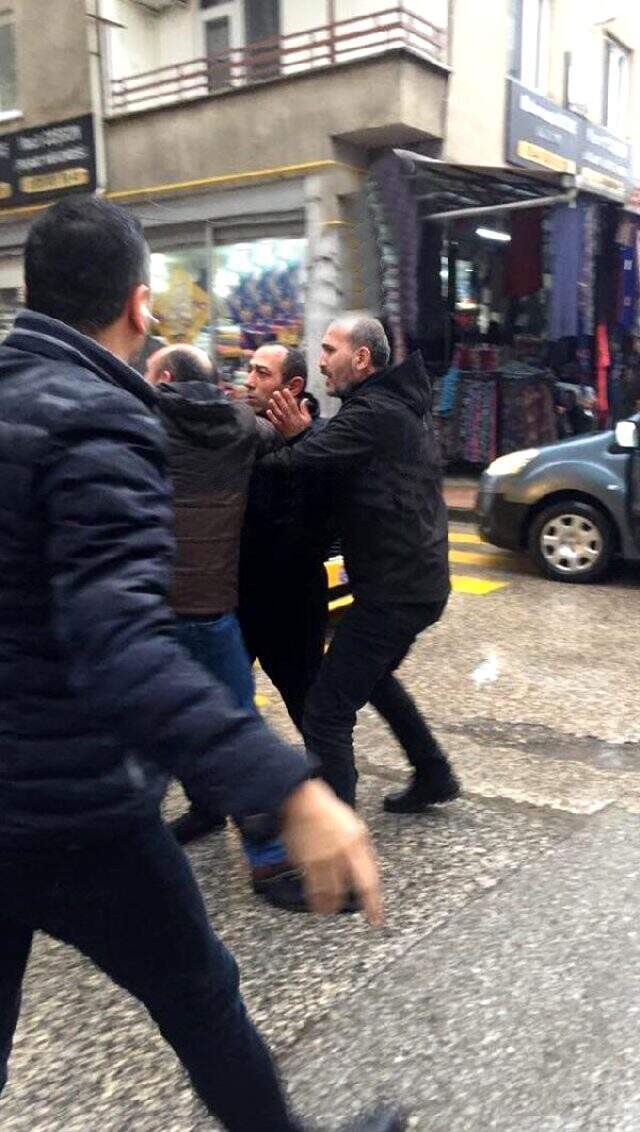 Vatandaşlardan bıçaklanarak öldürülen Ceren Özdemir'in katil zanlısına linç girişimi