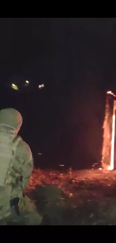 Yangına uykuda yakalanan aileyi jandarma havaya ateş ederek uyandırdı
