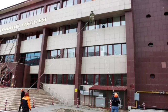 Bayburt Üniversitesinde acil durum tatbikatı