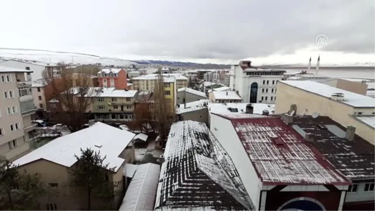 Buzlanmadan dolayı araçlar kaydı