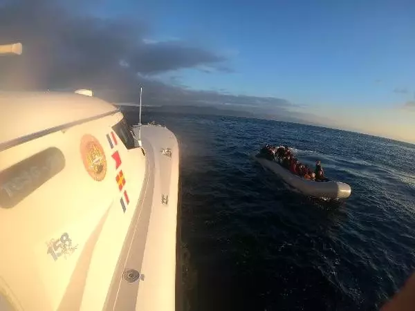 Çanakkale'de 51'i çocuk, 111 kaçak göçmen yakalandı Çanakkale'de 51'i çocuk, 111 kaçak göçmen yakalandı