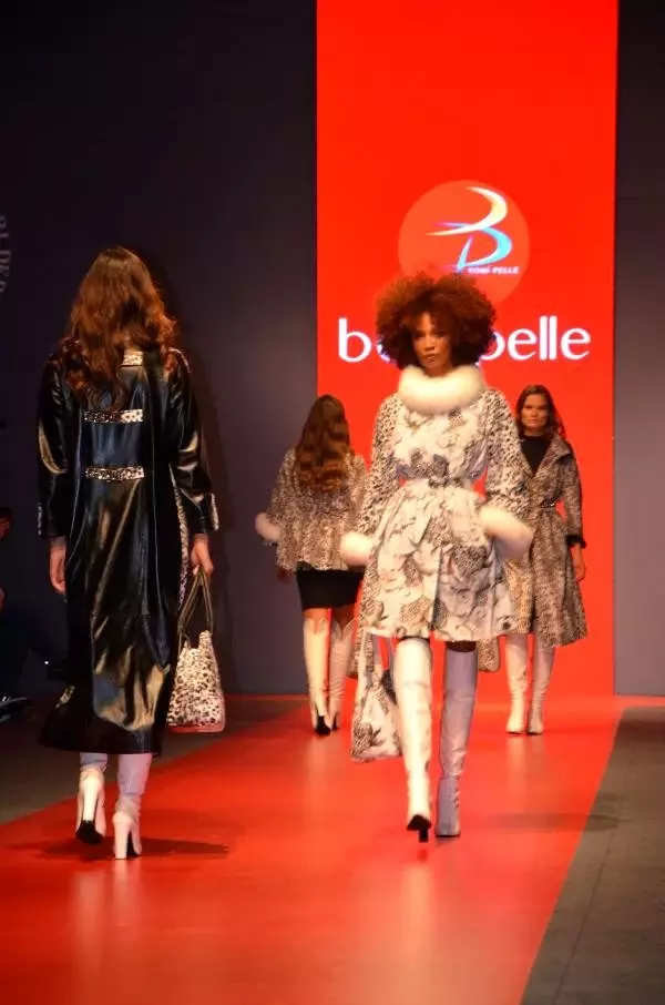 Deri ve Kürk Moda Fuarı defileyle başladı Deri ve Kürk Moda Fuarı defileyle başladı