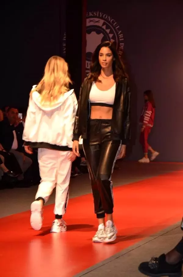 Deri ve Kürk Moda Fuarı defileyle başladı Deri ve Kürk Moda Fuarı defileyle başladı