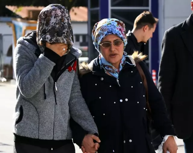 Gözü yaşlı anne kızına kavuştu