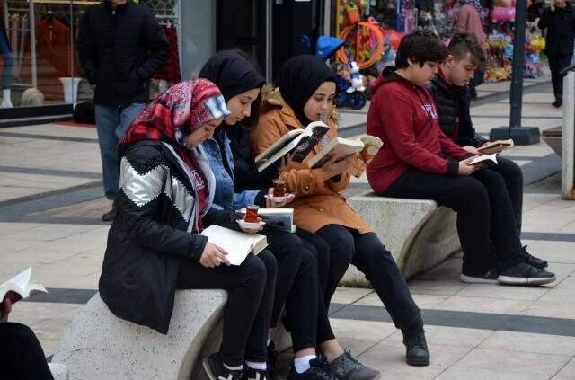 'Her yaşta her yerde' okuyorum projesi başlatıldı