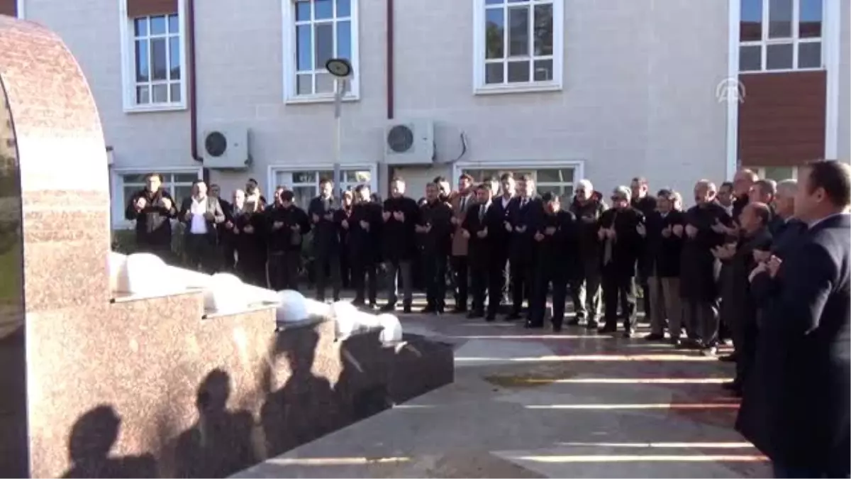 İlk kadın milletvekillerinden Satıkadın, mezarı başında anıldı