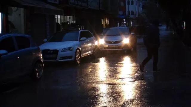 İslahiye'de sabah saatlerinde akşam karanlığı İslahiye'de sabah saatlerinde akşam karanlığı