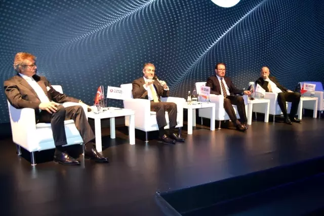 İstanbul Ekonomi Zirvesi 1 milyar dolar iş hacmi hedefiyle başladı İstanbul Ekonomi Zirvesi 1 milyar dolar iş hacmi hedefiyle başladı