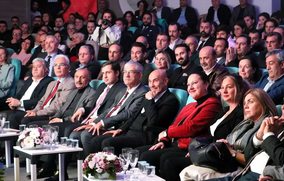 İzmir'de binlerce öğrenci 'Dijital Sınıf'ta da eğitim alabilecek