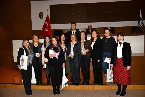 Kadıköy Belediye Başkanı'ndan kadın meclis üyelerine kutlama mektubu Kadıköy Belediye Başkanı'ndan kadın meclis üyelerine kutlama mektubu