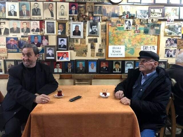 Ölüler Kıraathanesi'nde okey oynadılar