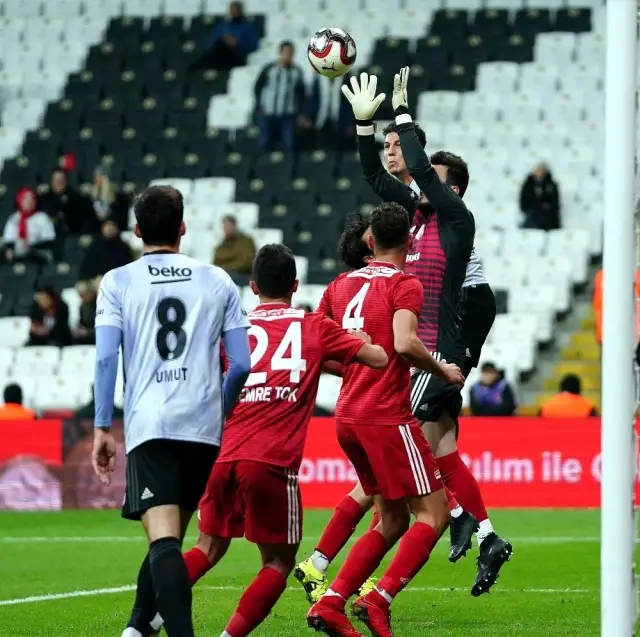 Ziraat Türkiye Kupası: Beşiktaş: 2 - 24 Erzincanspor: 0 (İlk yarı) Ziraat Türkiye Kupası: Beşiktaş: 2 - 24 Erzincanspor: 0 (İlk yarı)