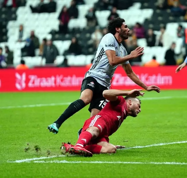 Ziraat Türkiye Kupası: Beşiktaş: 2 - 24 Erzincanspor: 0 (İlk yarı) Ziraat Türkiye Kupası: Beşiktaş: 2 - 24 Erzincanspor: 0 (İlk yarı)